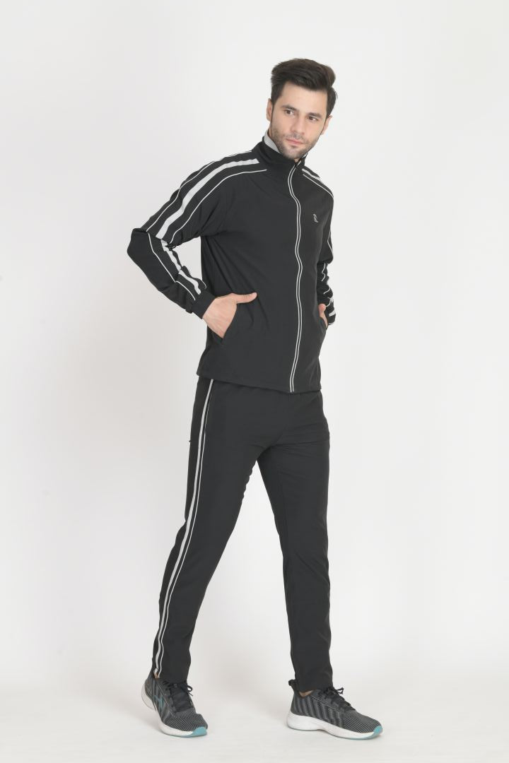 SPORTY TRACKSUIT